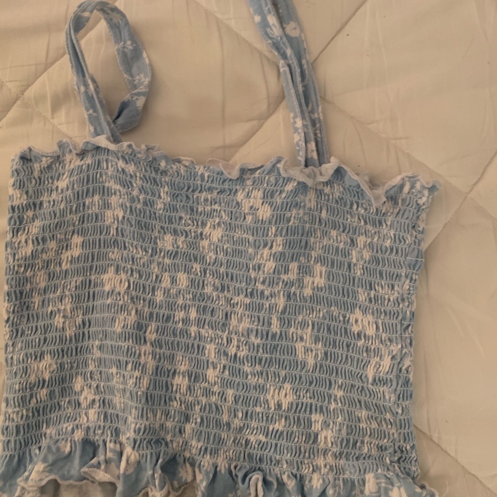 Tight crop top blue and white, and jean shorts